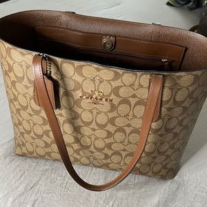 Tote bag coach